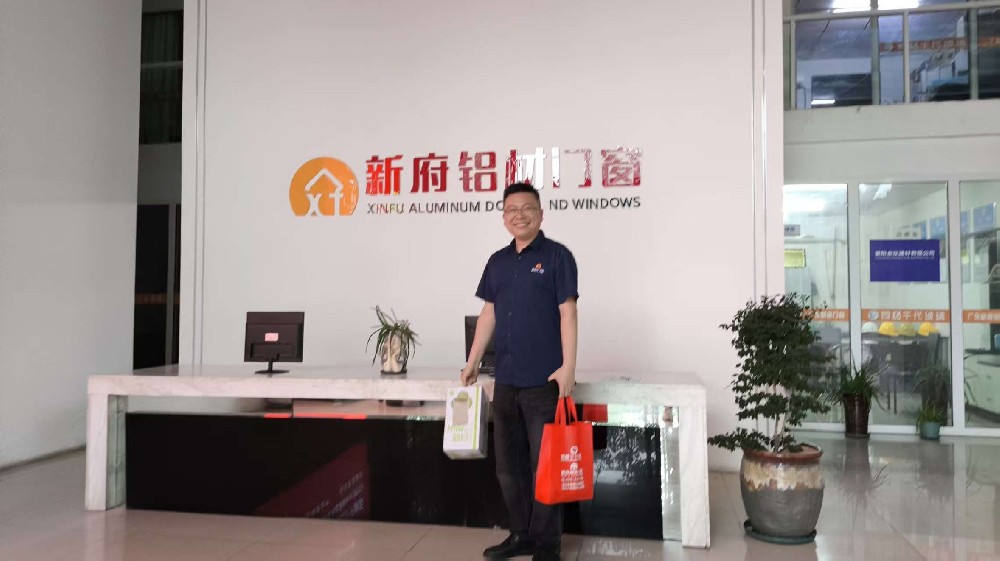 一盒粽子,一份牵挂,更是对大家并肩同行的感谢。